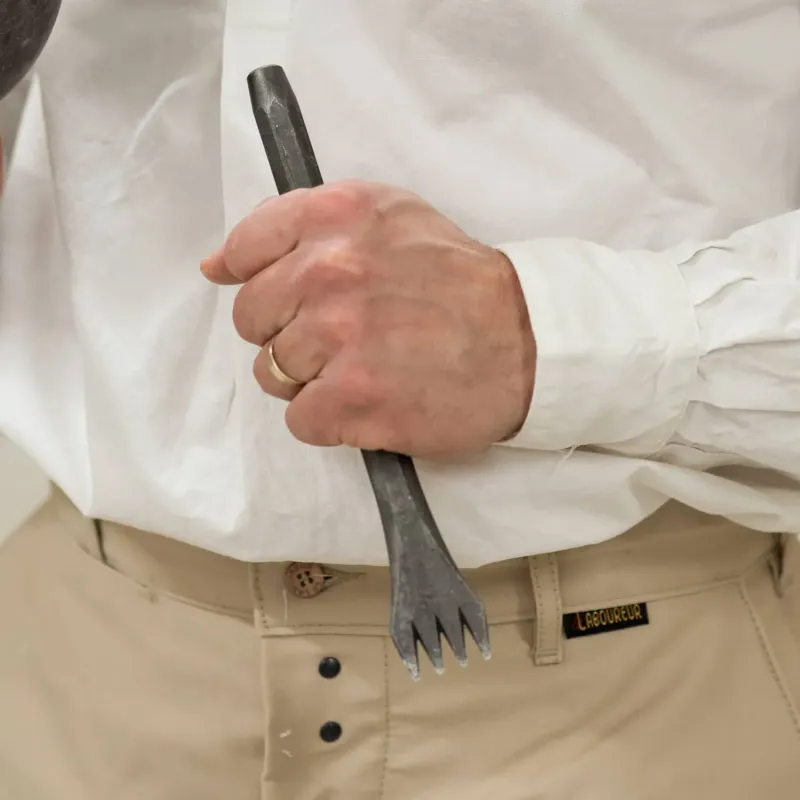 Gradine taille de pierre Guillet