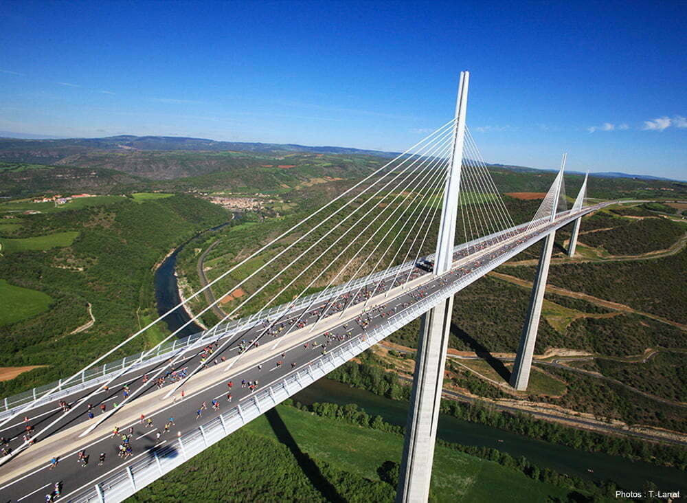 Viaduc-de-Millau-01