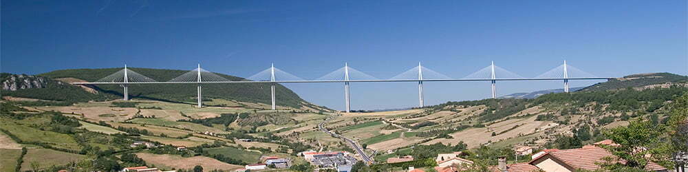 Viaduc-de-Millau-02