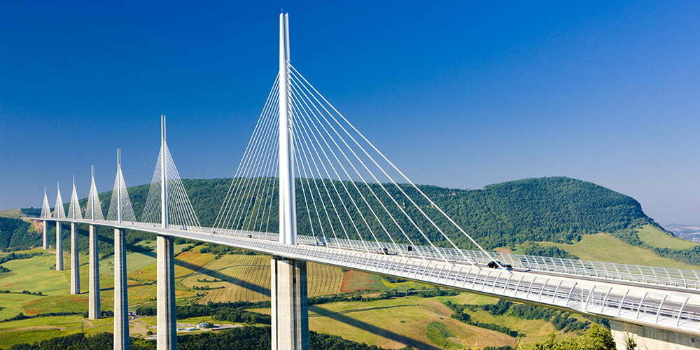 Viaduc-de-Millau-03