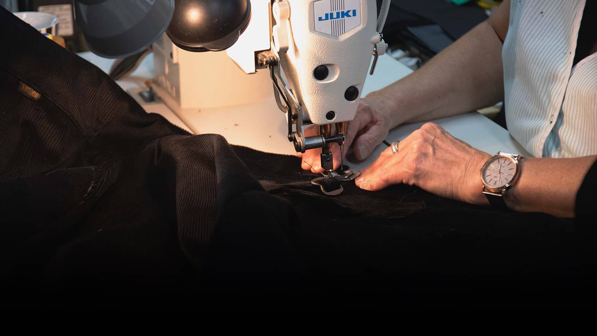 Fabrication d'un largeot velours Le Laboureur en France dans l'atelier de Digoin